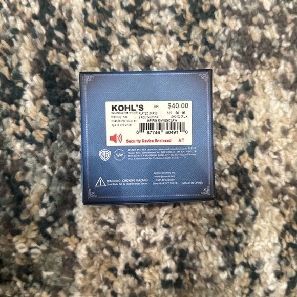 Harry Potter Ravenclaw Pin - Picture 3 of 3